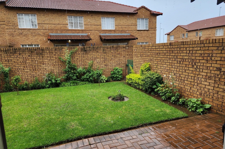 To Let 4 Bedroom Property for Rent in Cashan North West